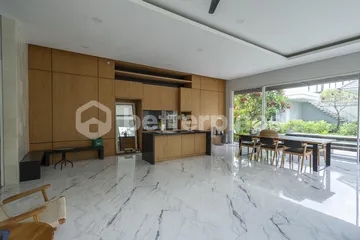 Spacious 3 Bedroom Villa in Kerobokan with Rooftop and Large Garden