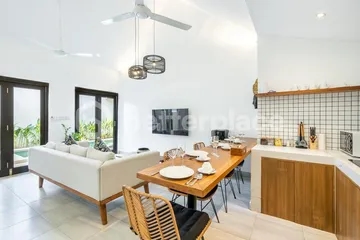 Modern and Newly Renovated 3 Bedroom Villa in Echo Beach Area, Airbnb Business Ready