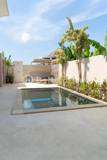 Modern Minimalist 2-Bedroom Villa Surrounded by Rice Fields in Padonan