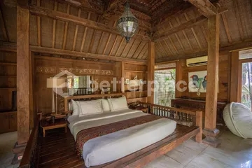 Luxurious and Authentic Joglo-Style Villa Freehold 7 Bedrooms in the Heart of Seminyak