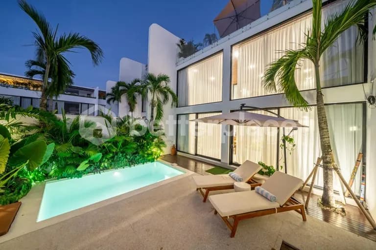 Discover this Stunning Fully Furnished Leasehold Villa with Pools & Sauna in Uluwatu