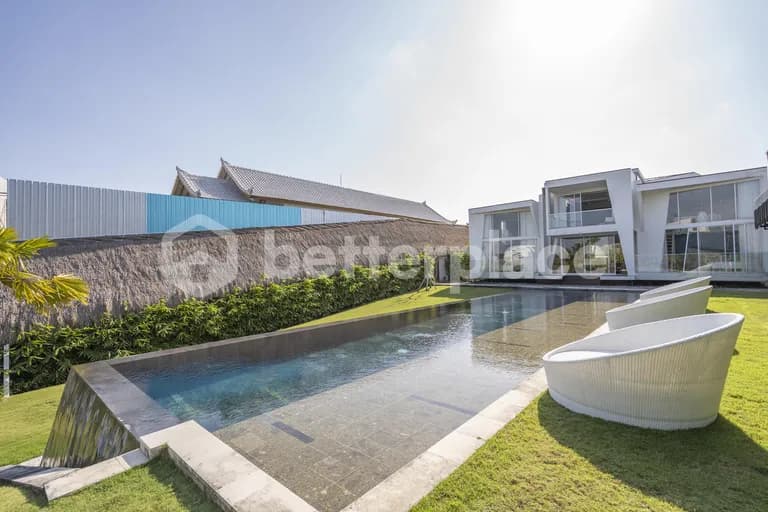 Beautiful 4 Bedroom Villa With Rice Field View in Tumbak Bayuh