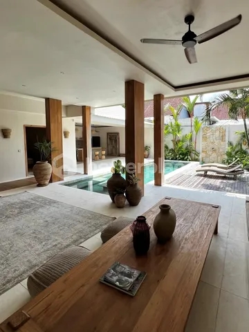 Your Dream Home Awaits: Elegant Leasehold 3-Bed Villa in Berawa with Modern Design and Premium Location