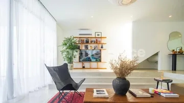 Modern 2 Bedroom Villa with Scenic Rice Field Views in Tumbak Bayuh