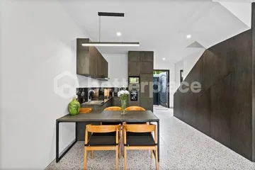 Modern Elegance, Fully Furnished 2 Bedroom Townhouse in Batu Bolong