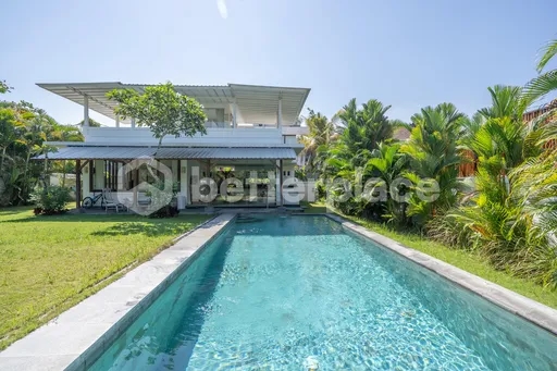Serene Bliss, Exquisite Two Bedroom Freehold Villa in Pererenan