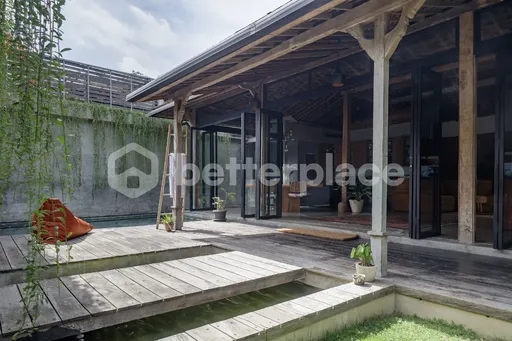 Warm & Spacious Villa Joglo Style for Yearly Living in Perenan