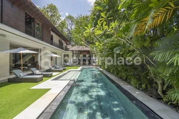 Bright & Breezy 5 Bedroom Villa in Petitenget