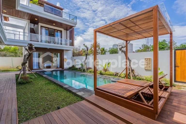 Luxury Living in Nusa Dua 4-Bedroom Completed Villa with Enclosed Living