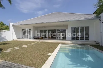 Spacious 5 Bedroom Villa in Kerobokan – Perfect for Investment or Home Living
