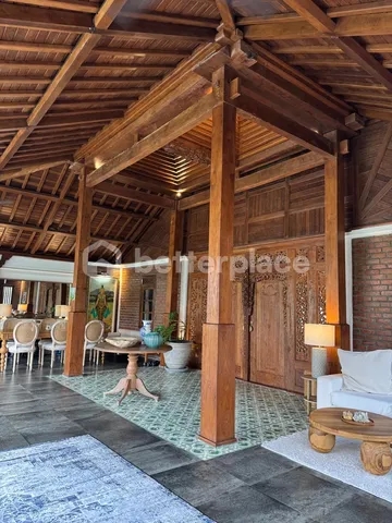 A Perfect Blend of Modern Elegance and Island Serenity – Yearly Rental 3BR Villa with Pool, Studio, and Garage near Berawa Beach, Canggu
