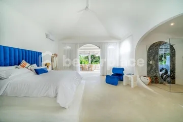 Luxurious 3-Bedroom Villa in Ubud with Breathtaking Rice Field Views