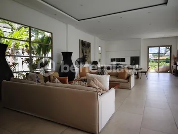 A Spacious Twin-Villa Complex Walking Distance to Balangan Beach