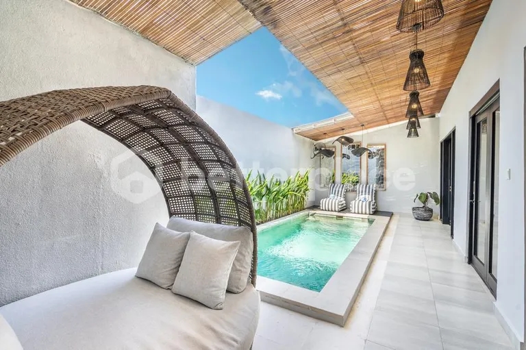 Modern and Newly Renovated 3 Bedroom Villa in Echo Beach Area, Airbnb Business Ready