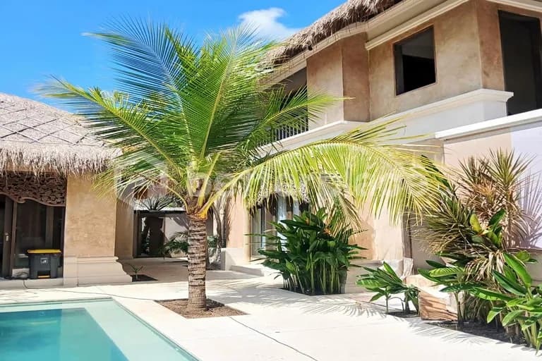 Beautifully Designed 4-Bedroom Villa with Private and Communal Pools in the Prestigious Bukit-Jimbaran Area
