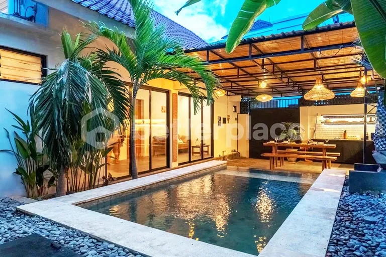 Modern Minimalist 2-Bedroom Villa in Canggu – Prime Location Near Berawa Beach for Yearly Rental