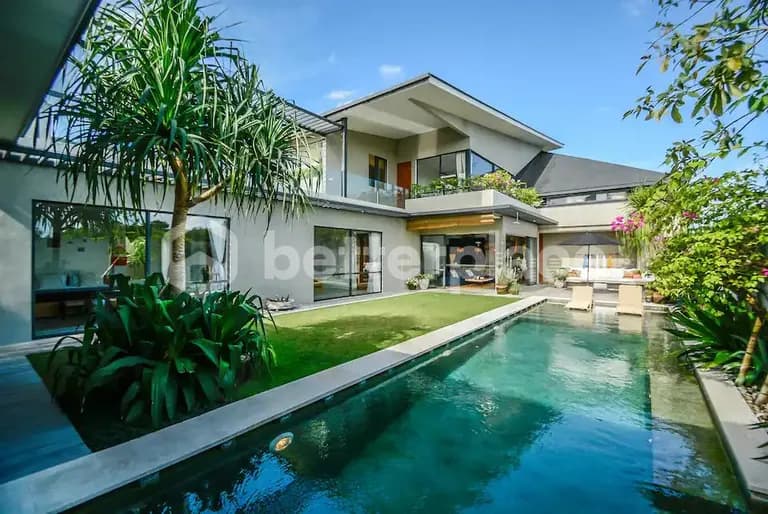 5 Bedrooms Family-Friendly Villa in The Center of Canggu