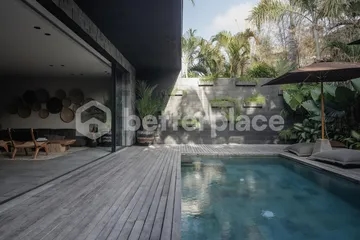 Tropical Modern Haven with Seamless Indoor–Outdoor Living