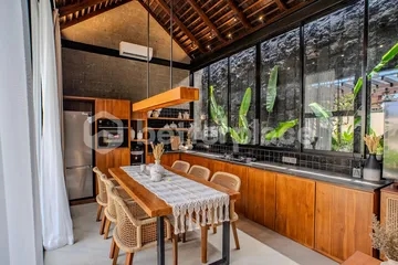 Modern 2 Bedroom Villa in Babakan, Canggu, A Few Minutes to Batu Bolong Beach