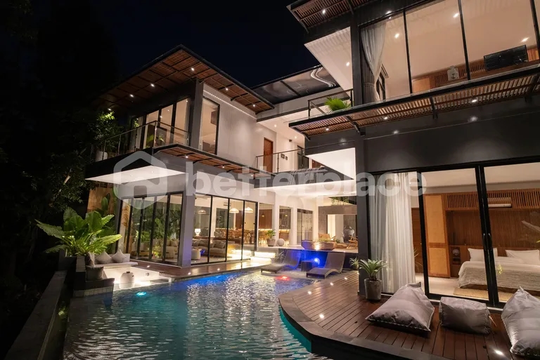 Pererenan’s Luxurious Beachside 4 Bedrooms Villa: A Contemporary Villa Oasis in Bali’s Serene Local