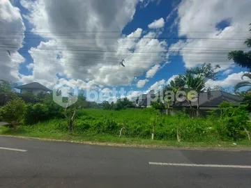 Strategic 900 sqm Land in Babakan, Few Minutes to Batu Bolong Beach