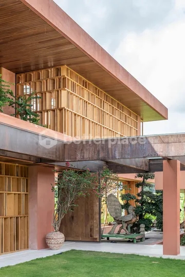 Luxurious 8 Bedroom Villa in Tumbak Bayuh, A Serene Family Retreat