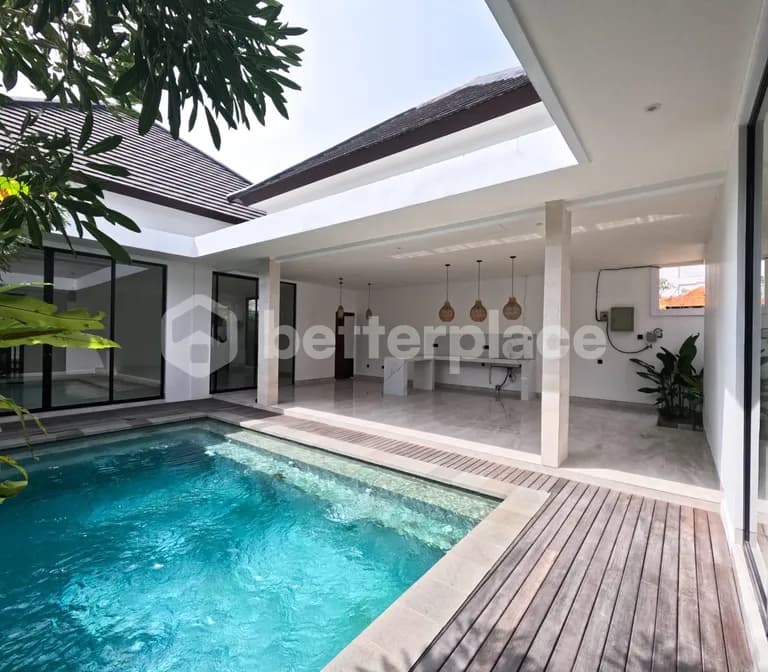 Invest in Paradise: Luxurious Leasehold 3-Bedroom Villa in Seminyak, Just Minutes from Petitenget Beach and Upscale Amenities