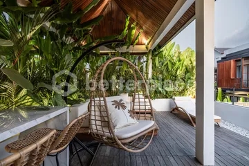 Modern 4 Bedroom Luxury Villa Steps from Batu Bolong Beach