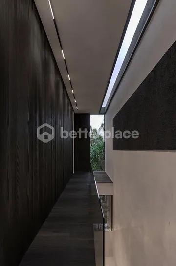 Invest in Bali’s Best: Luxurious Modern 2-Bed Villa in the Heart of Seminyak