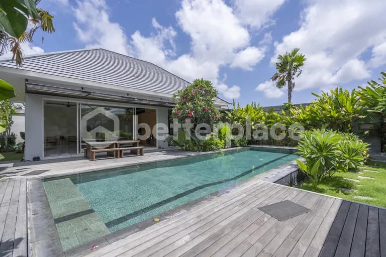 Spacious 3 Bedroom Villa in Kerobokan with Rooftop and Large Garden