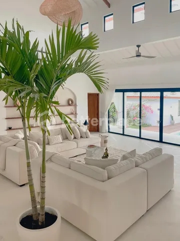 Serene 4-Bedroom Villa Overlooking Rice Fields – 15 Minutes from Ubud Centre