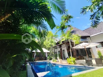Strategic 4 Bedroom Villa, Prime Business-Oriented Villa for Sale in Kerobokan