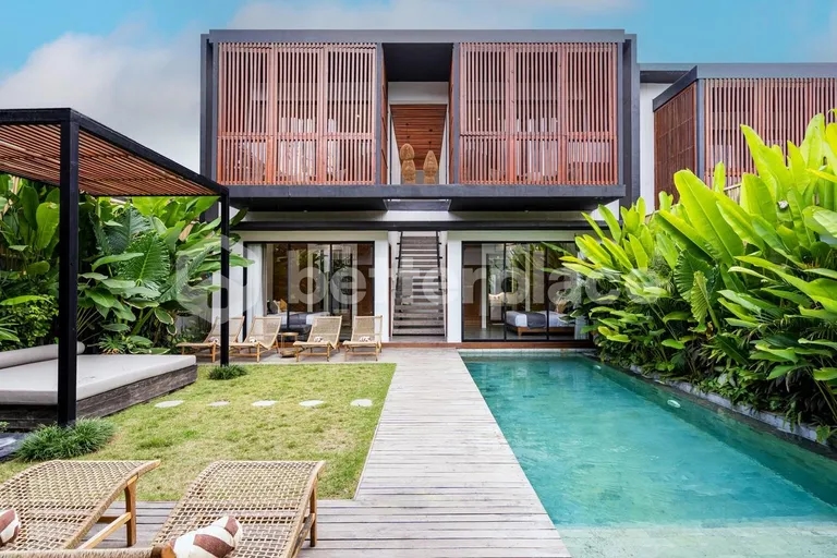 Luxury 4 Bedroom Villa in Canggu – 3 Minutes to Batu Bolong Beach | Prime Investment Opportunity