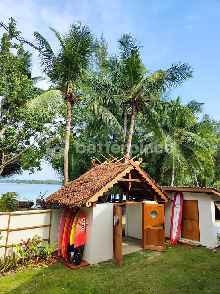 Beachfront Villa for Sale in Mentawai Islands – Ideal for Surf, Sunsets, and Seaside Living