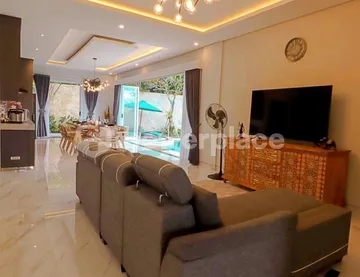 Brand New Villa Walking Distance to the Beach!