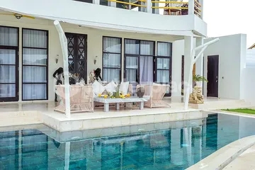 Spacious 3 Bedroom Villa in Tumbak Bayuh with Rice Field View