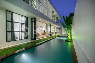 Chic 3 Bedroom Villa in Berawa, Modern Industrial Design in a Prime Tourism Zone