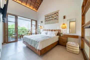 Live or Invest: Stylish Leasehold 7-Bedroom Villa Complex in Canggu’s Serene Babakan Area