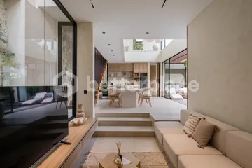 Own a Piece of Uluwatu Luxury: Freehold Villas with Jacuzzi and Stunning Vistas