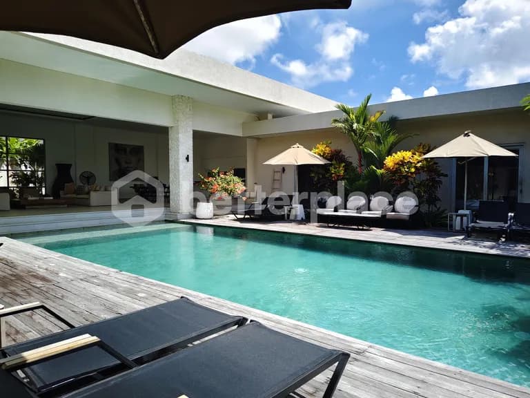 A Spacious Twin-Villa Complex Walking Distance to Balangan Beach