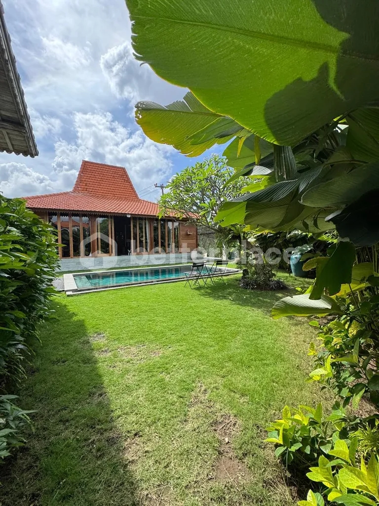 A Perfect Blend of Modern Elegance and Island Serenity – Yearly Rental 3BR Villa with Pool, Studio, and Garage near Berawa Beach, Canggu