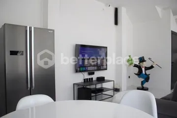 Canggu Luxury Redefined: Modern Leasehold Villa with Jacuzzi in Tumbak Bayuh