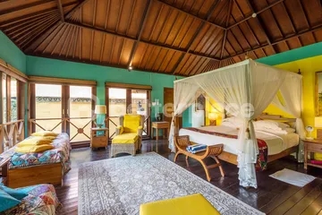 Invest in Bali’s Beauty: 3-Bed Leasehold Villa in Seminyak Oasis