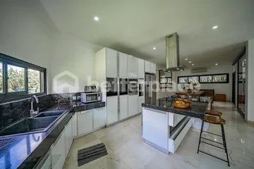 Modern Minimalist 3 Bedroom Villa with Panoramic Rooftop in Umalas