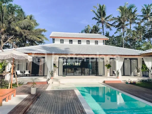 Serene 4-Bedroom Villa Overlooking Rice Fields – 15 Minutes from Ubud Centre