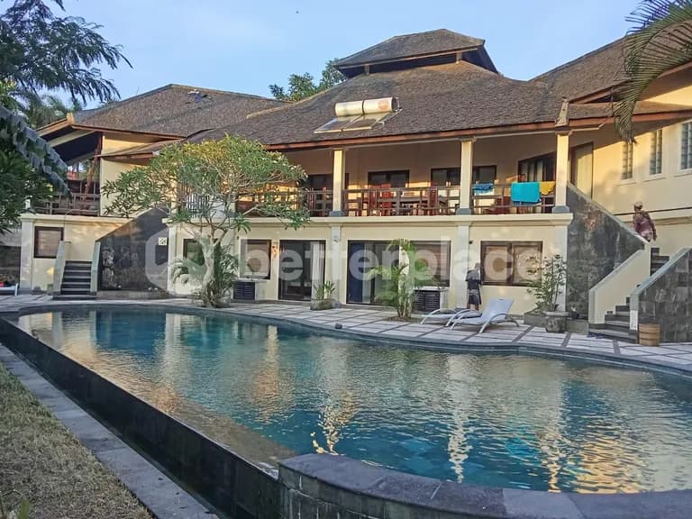 Spacious 5 Bedroom Villa in Pererenan for Yearly Rental