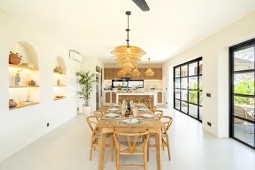 Peaceful Bali Villa Surrounded by Nature, Close to Beaches and Rice Field View