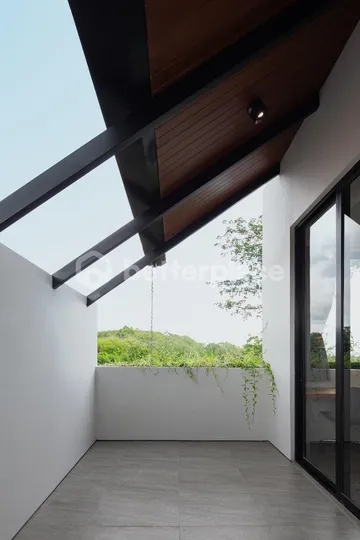 Modern Bali Villa for Sale – Steps from World-Class Beaches and Resorts