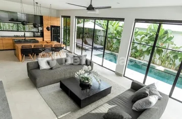 Contemporary Leasehold Retreat in Umalas, Minutes from Batu Belig Beach