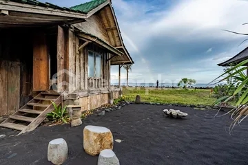 Fantastic Beach Front Eco – Estate in East of Bali